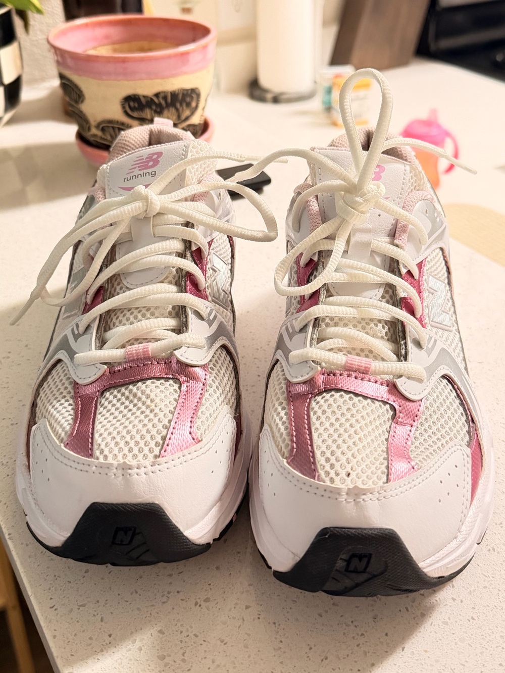 New Balance White & Pink Running Shoes - Picture 2 of 4